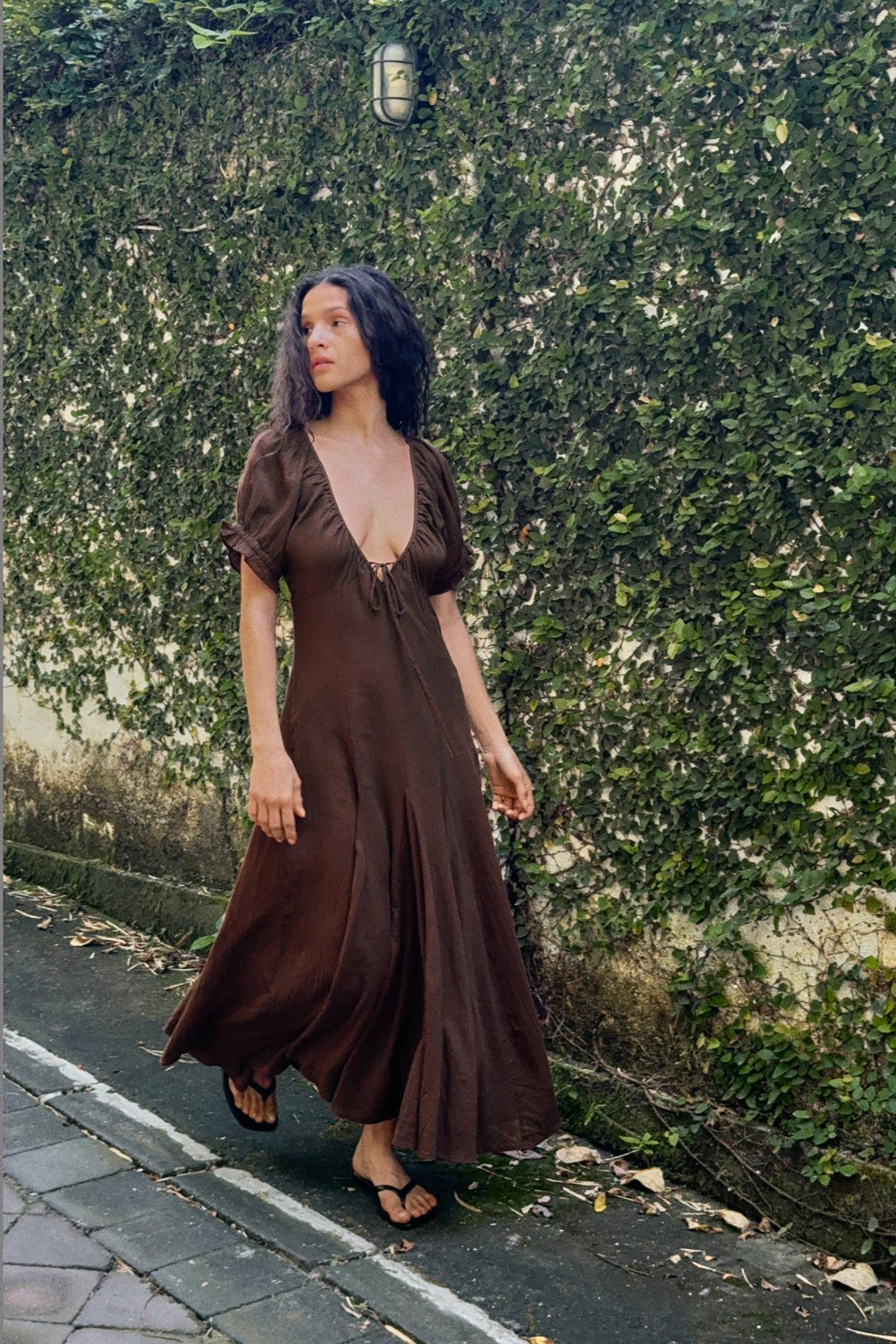 Robe mi-longue en gaze avec godets
