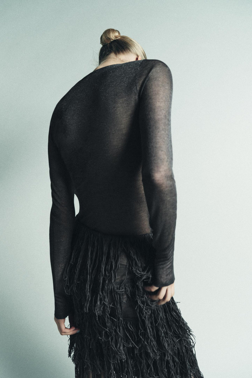 ROBE EN MAILLE FIL MÉTALLISÉ FRANGES