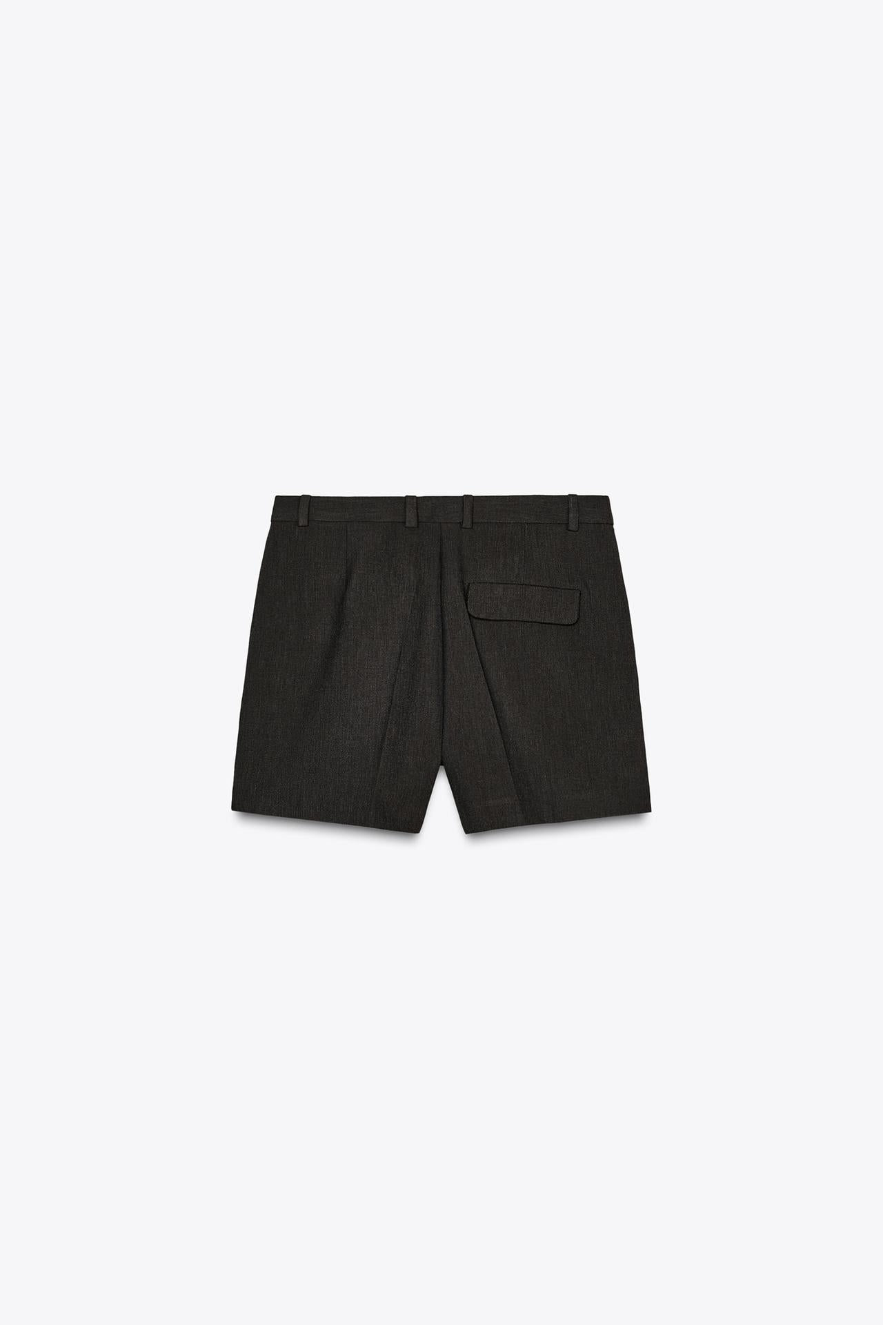 BERMUDA MIT FRONTFALTEN UND HOHER TAILLE