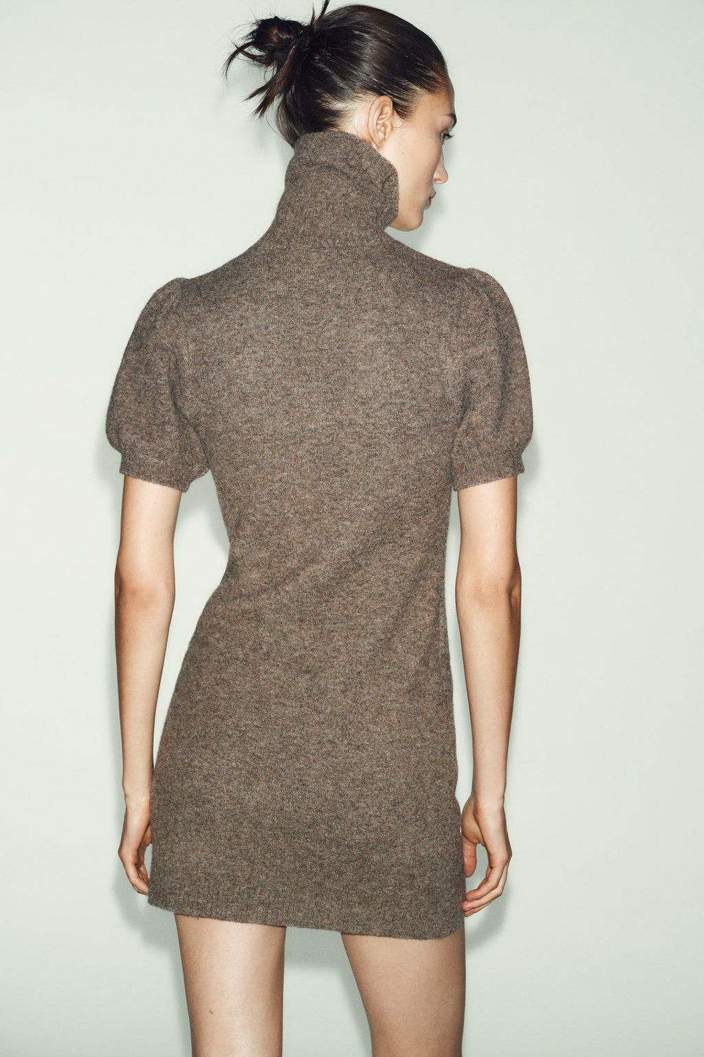 ROBE COURTE EN MAILLE