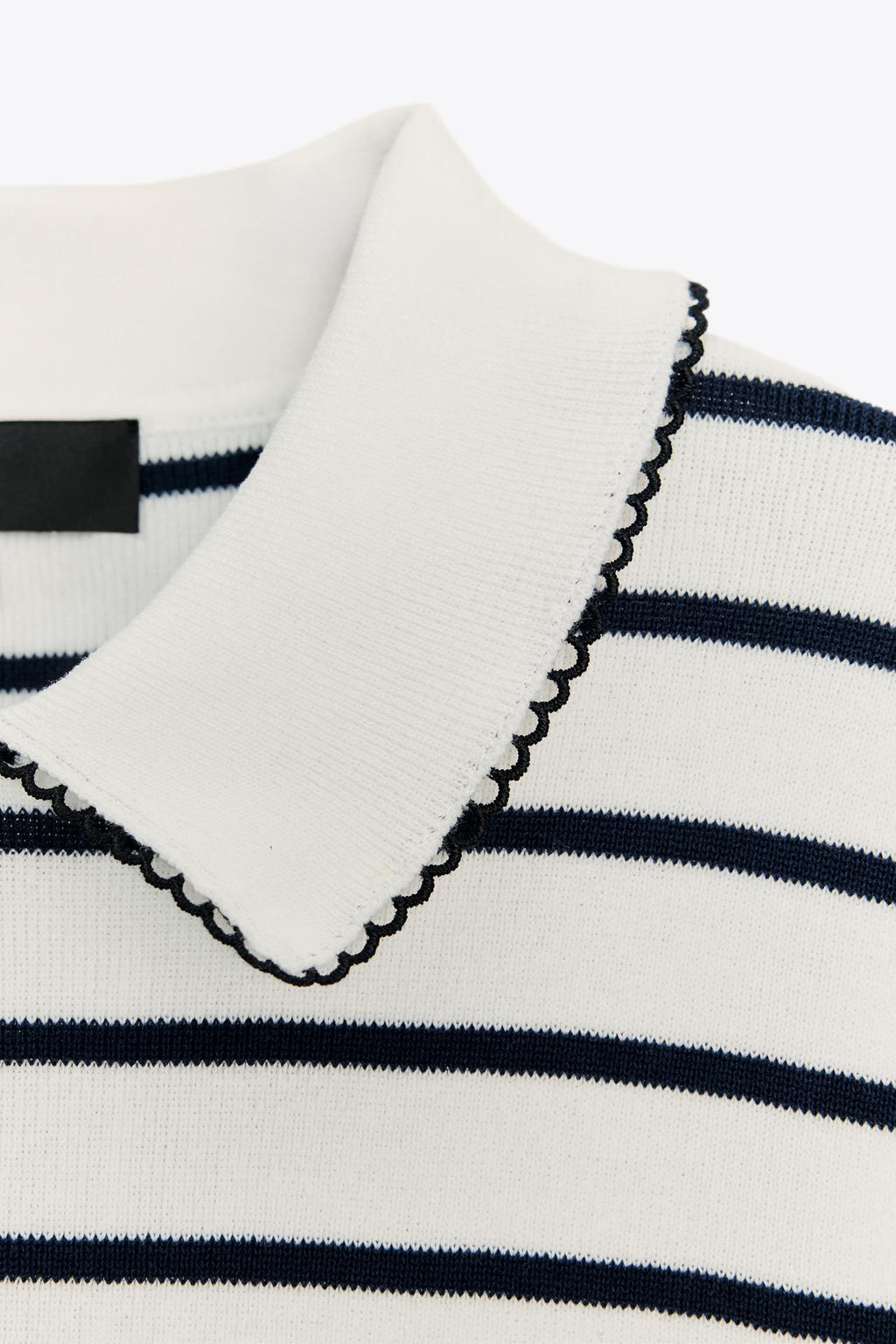 KNIT-TOP MIT KONTRASTPASPERN
