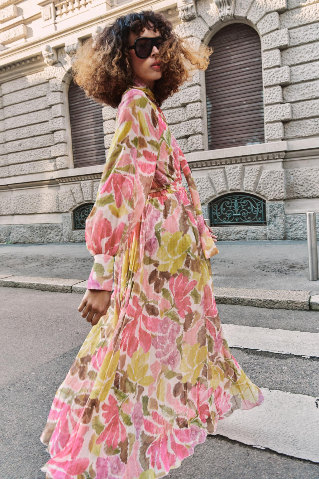 Robe imprimée fleurie avec ceinture à nœud