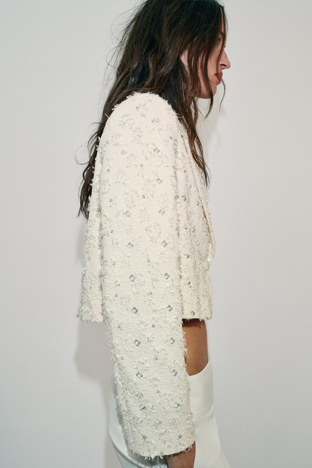 VESTE COURTE EFFRANGÉE À FANTAISIE
