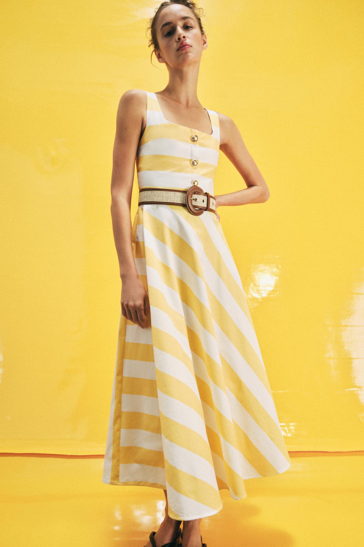 ROBE MI-LONGUE À RAYURES AVEC CEINTURE