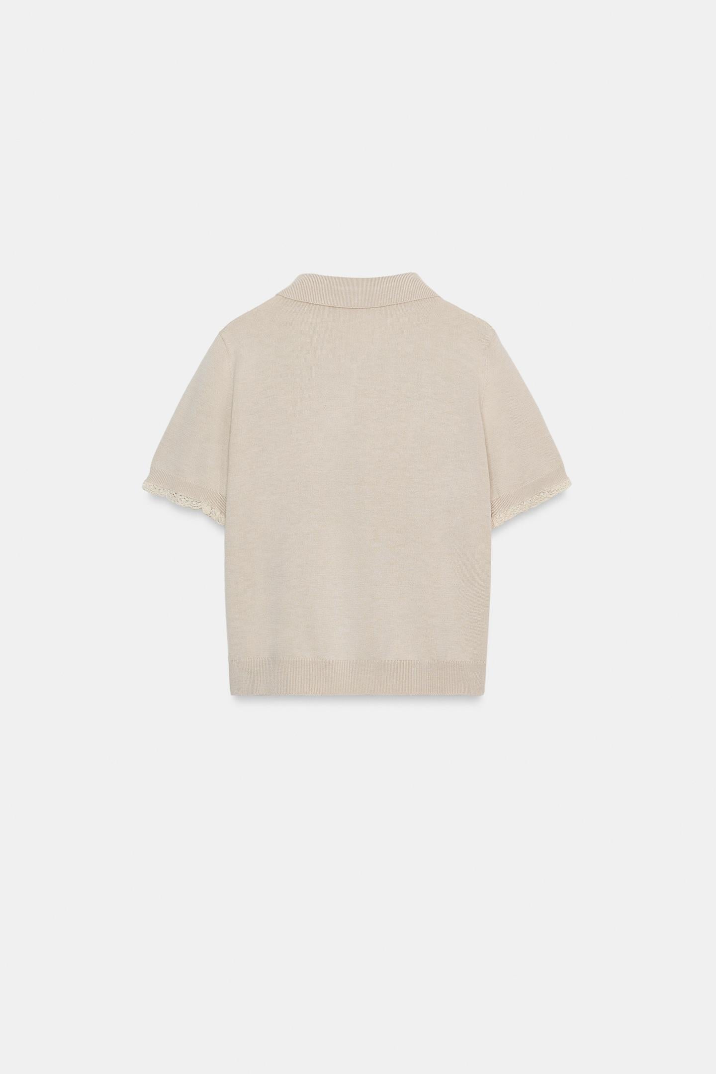 GILET À MANCHES COURTES EN MAILLE AVEC DENTELLE