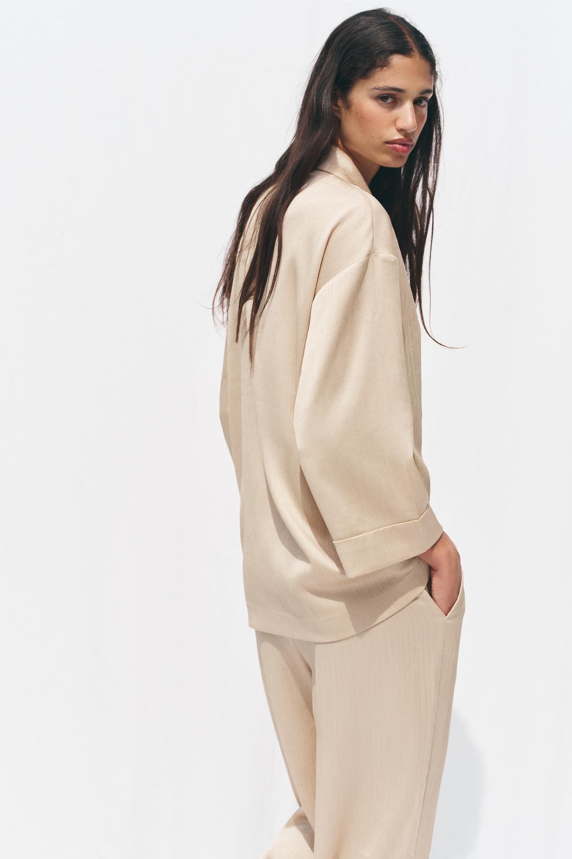 DOPPELREIHIGER BLAZER STRUKTURIERT IN BEIGE