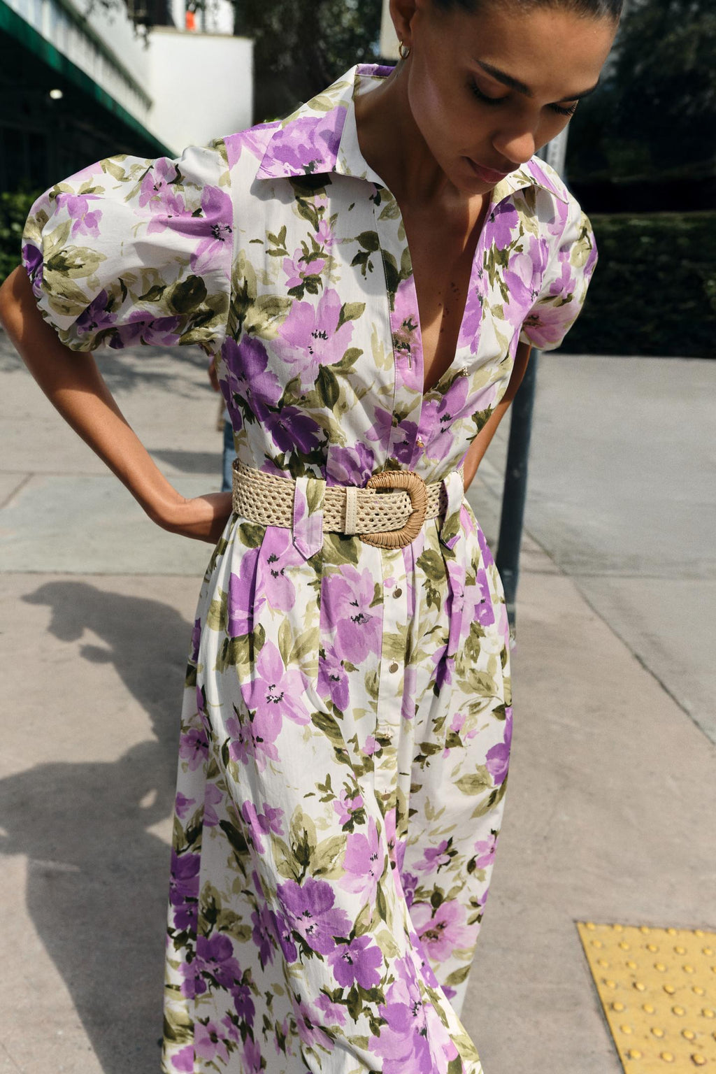 Robe mi-longue avec ceinture à imprimé fleuri