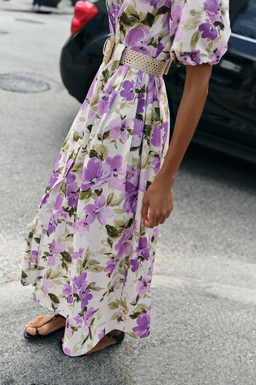 Robe mi-longue avec ceinture à imprimé fleuri