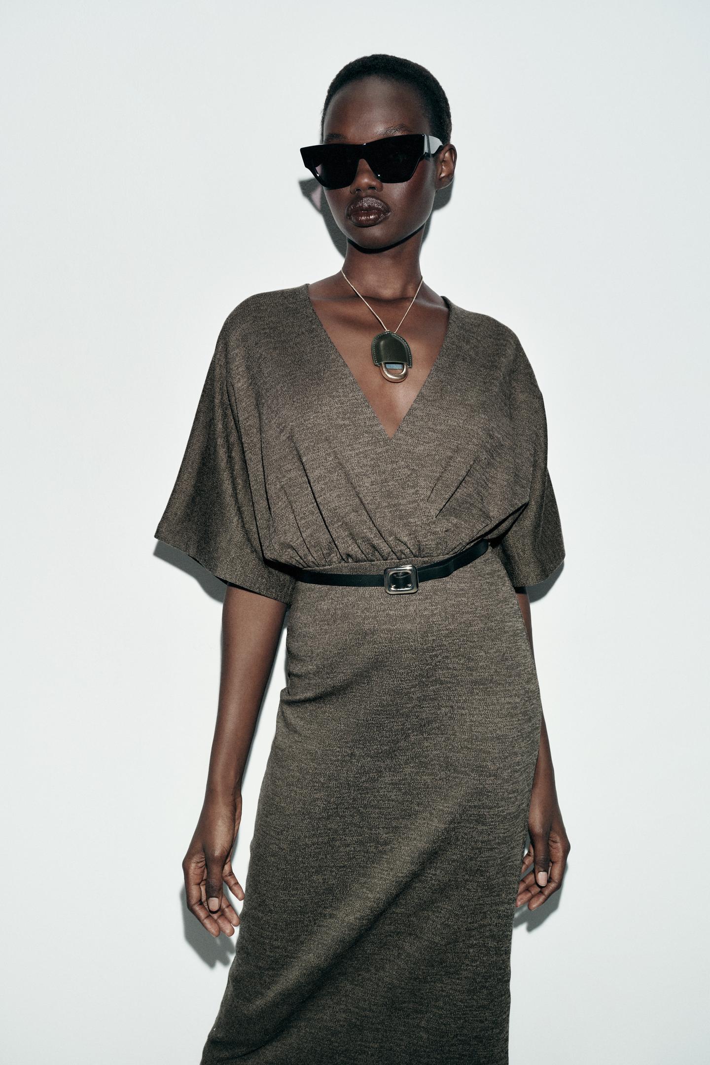 ROBE MI-LONGUE EN PIQUÉ AVEC CEINTURE