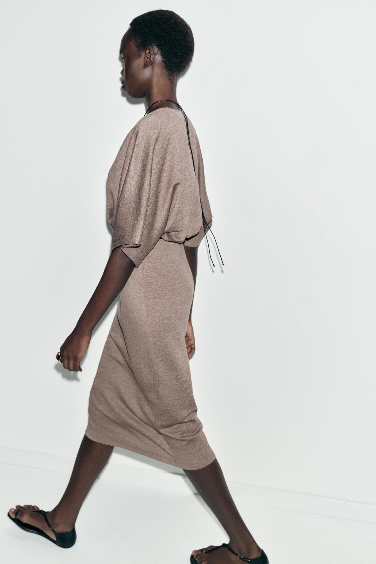 ROBE MI-LONGUE EN PIQUÉ AVEC CEINTURE