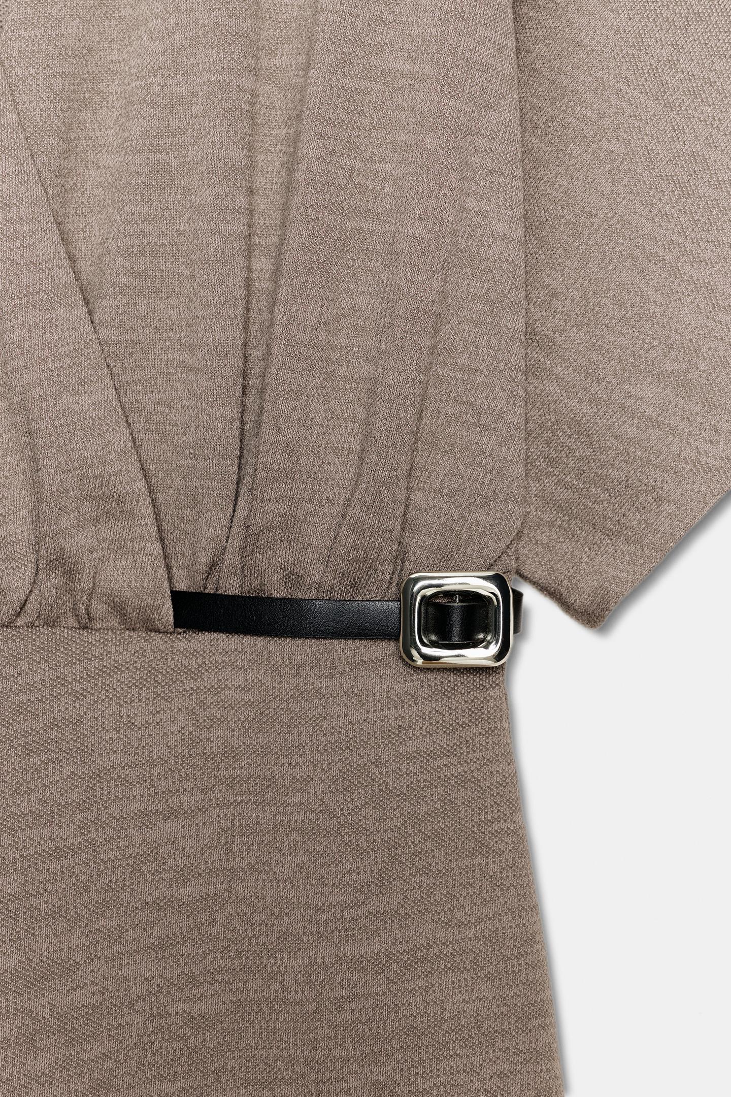 ROBE MI-LONGUE EN PIQUÉ AVEC CEINTURE