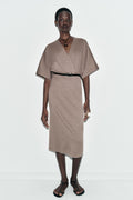 ROBE MI-LONGUE EN PIQUÉ AVEC CEINTURE