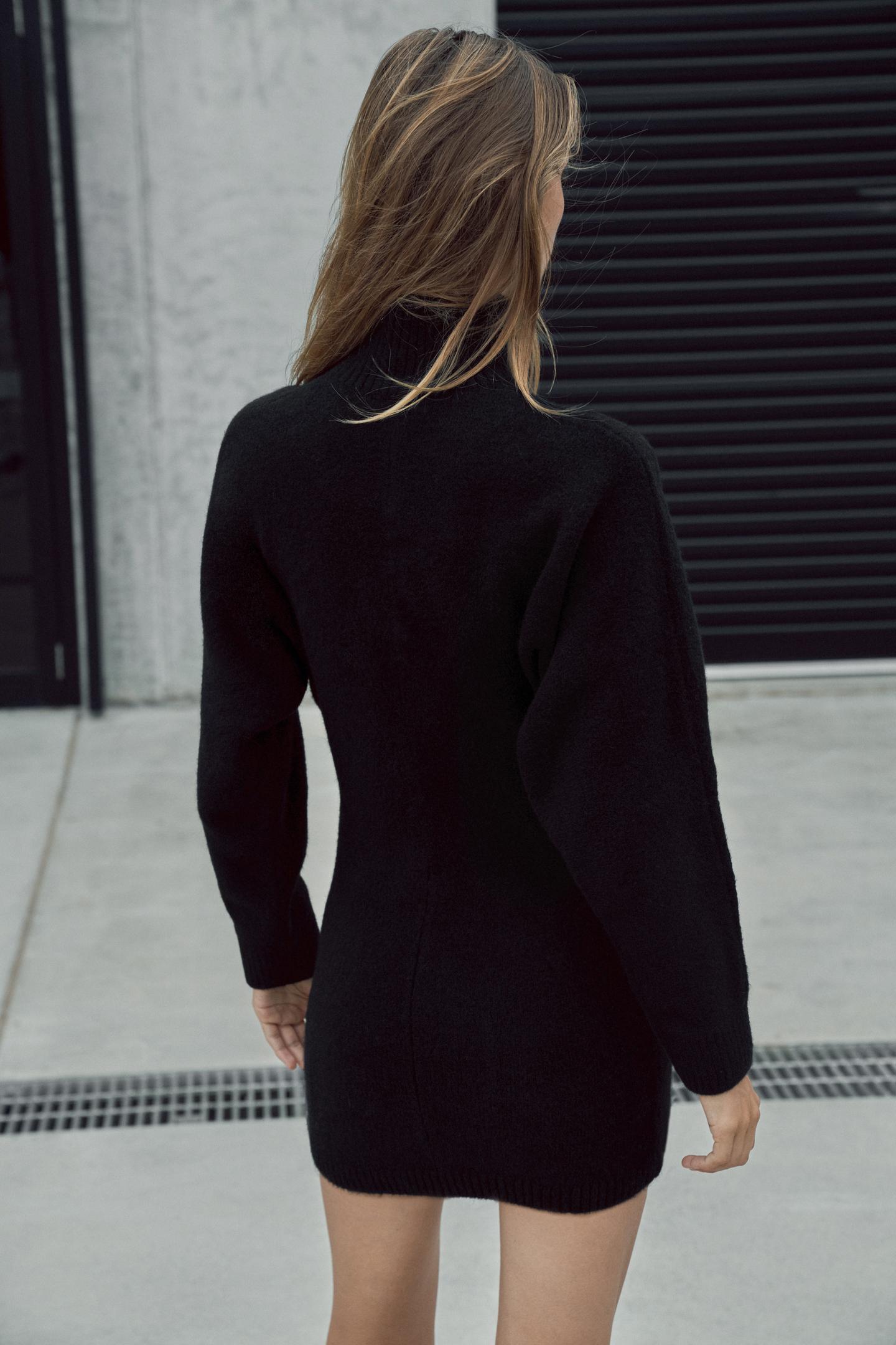 ROBE COURTE EN MAILLE DOUCE