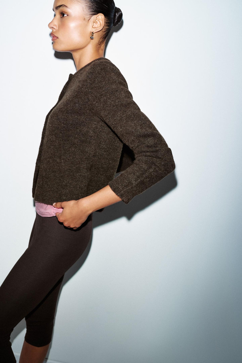 GILET EN MAILLE AVEC BOUTONS BOULES