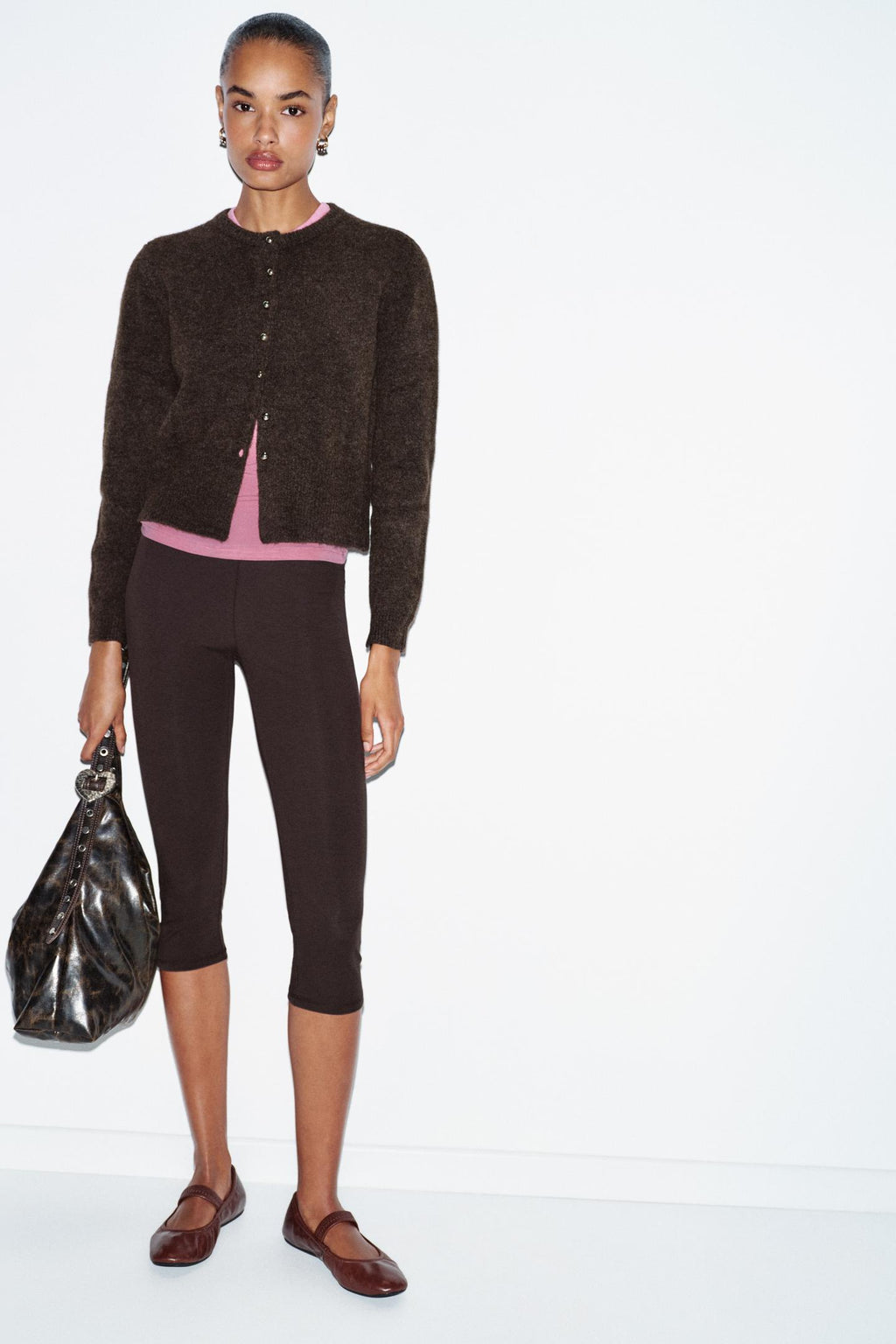 GILET EN MAILLE AVEC BOUTONS BOULES