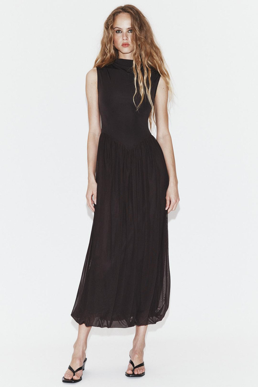 Robe longue combinée en tulle