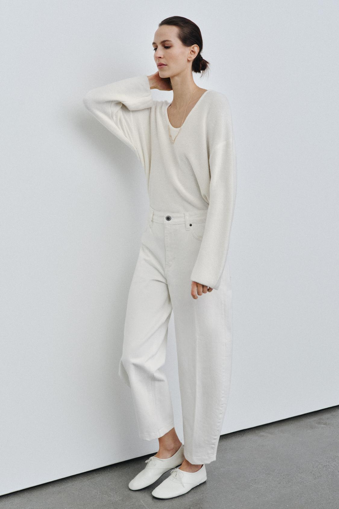 PULL EN MAILLE À DÉCOLLETÉ ARRONDIE