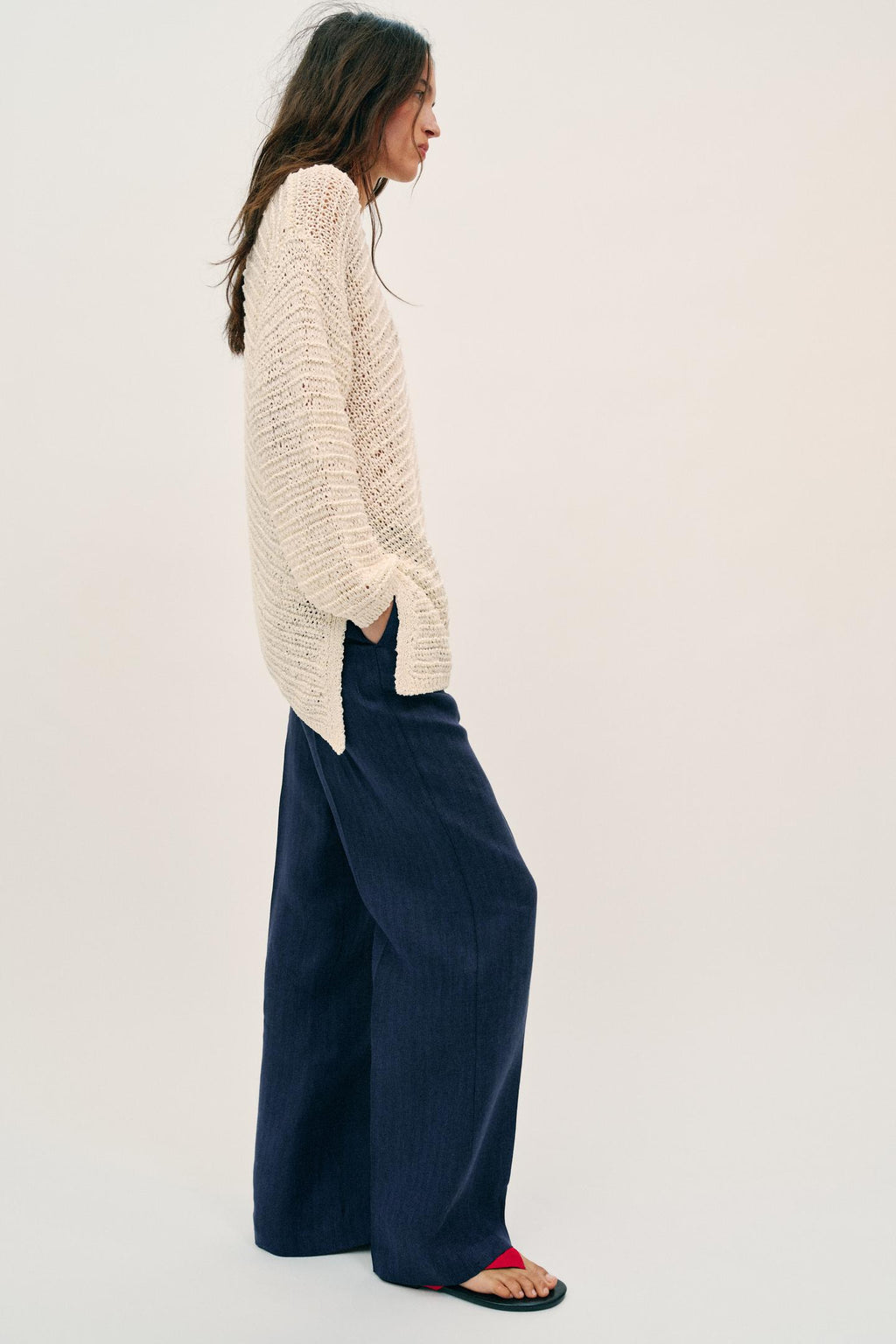 PULL OVERSIZE EN MAILLE ASYMÉTRIQUE
