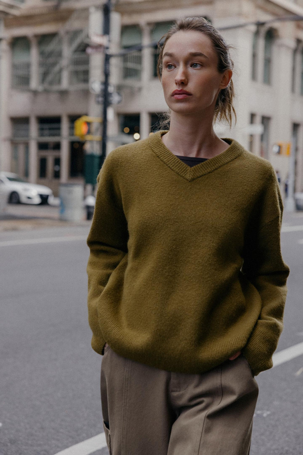 PULL EN MAILLE UNIE COL EN V