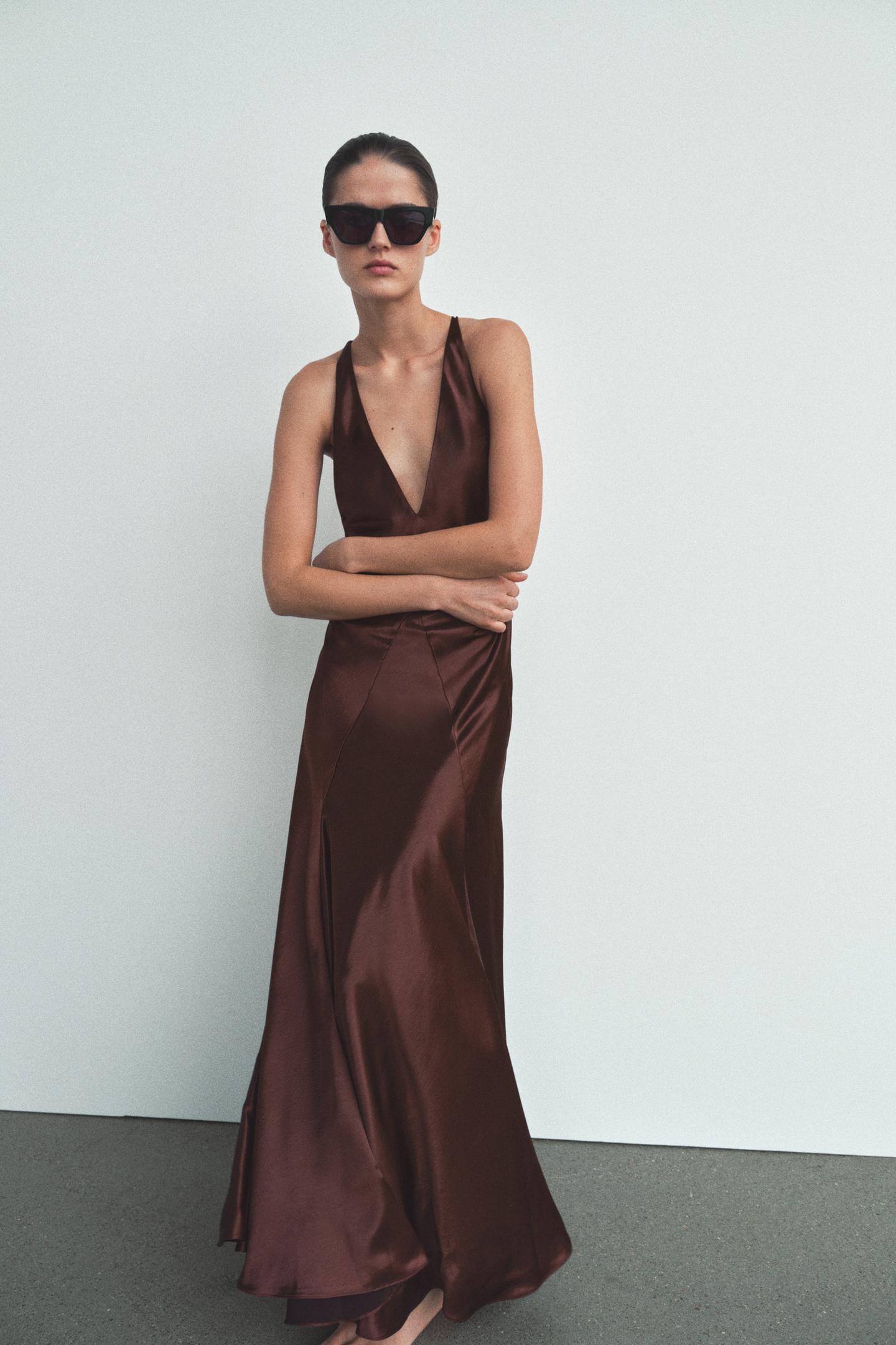 ROBE LONGUE SATINÉE AVEC VOLUME