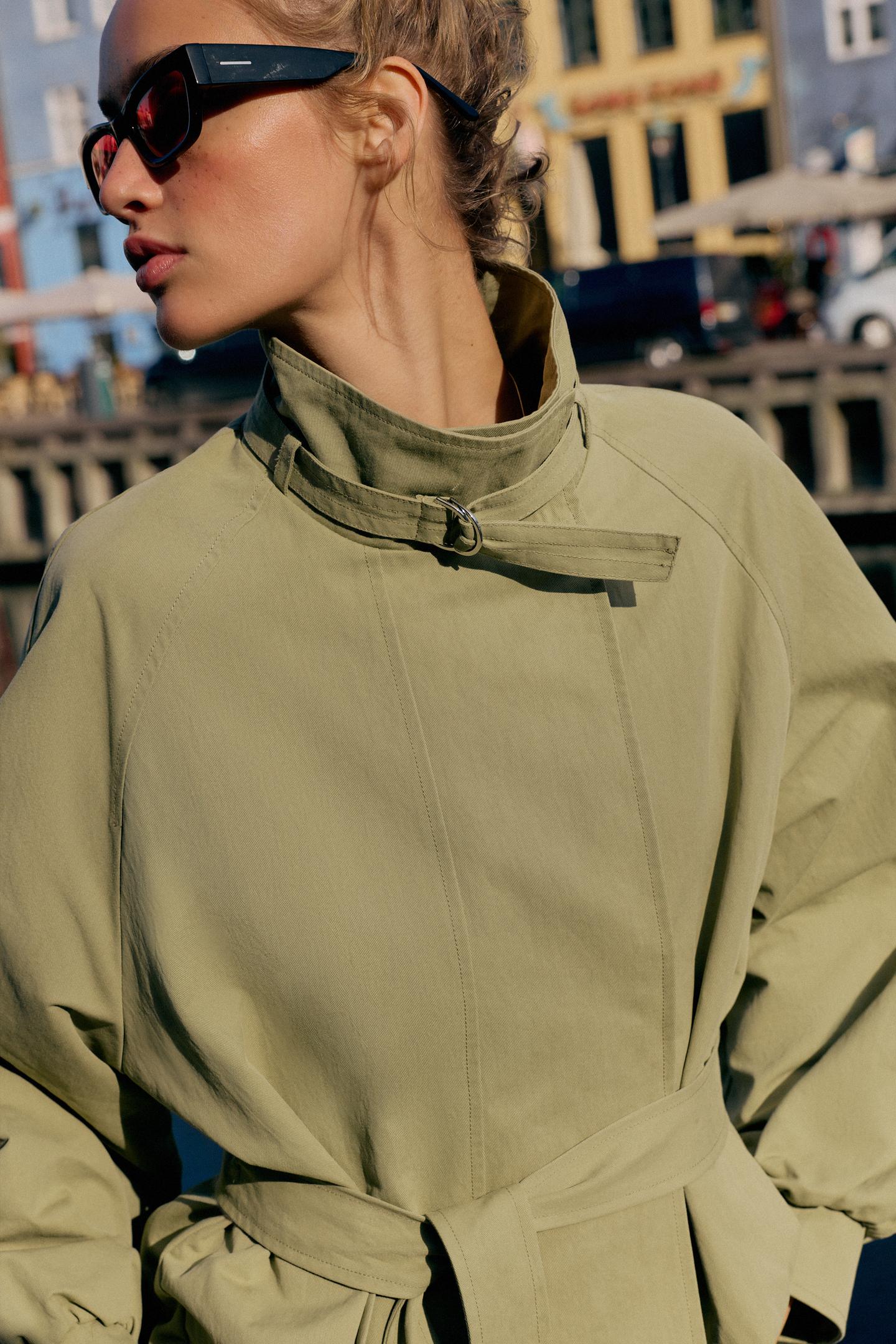 BLOUSON COL MONTANT AVEC CEINTURE