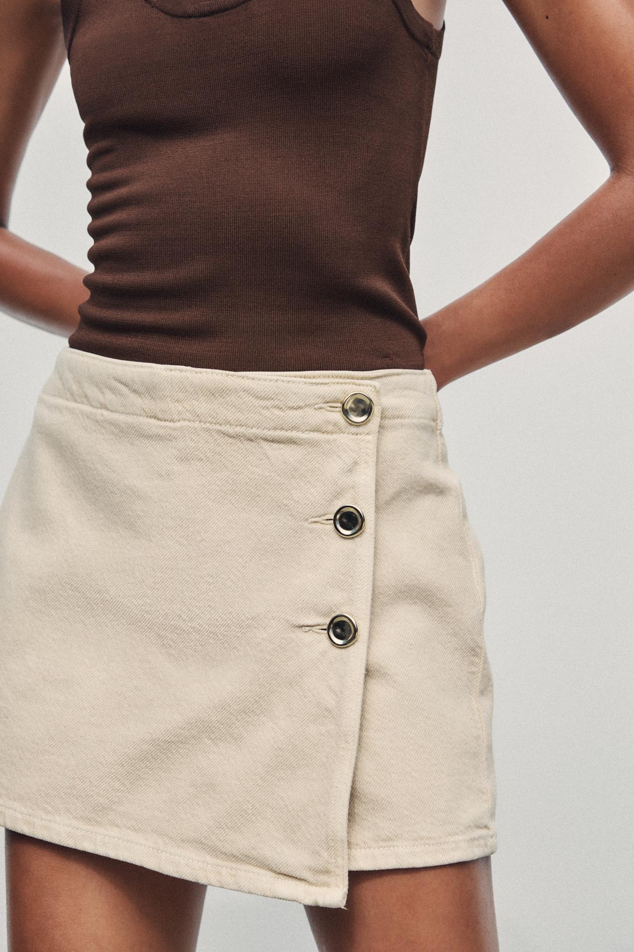 CROSSOVER-DENIM-SKORT SAND MIT KNOPFDETAILS
