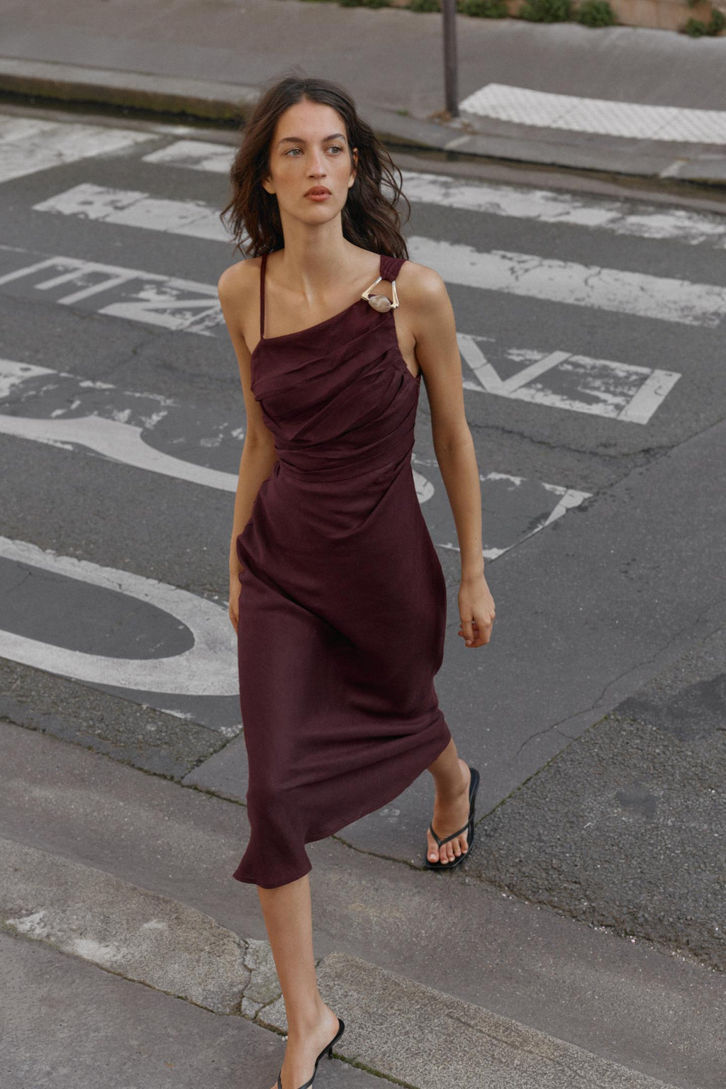 ROBE MI-LONGUE ASYMÉTRIQUE 100% LIN
