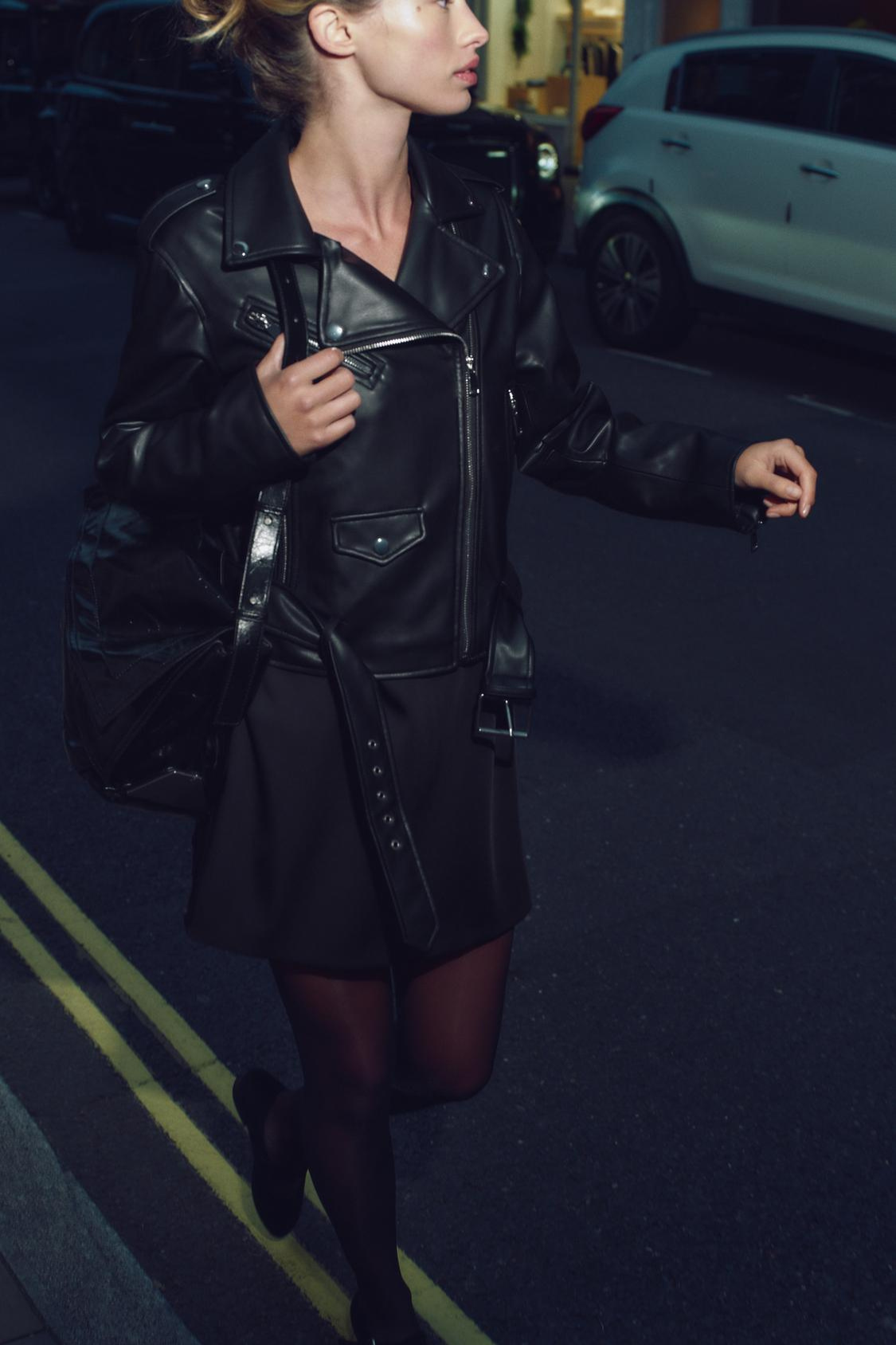 BIKERJACKE MIT GÜRTEL IN LEDEROPTIK