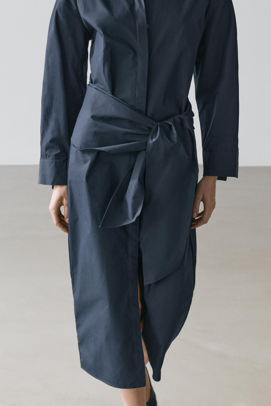 ROBE CHEMISE MIDI AVEC FOULARD