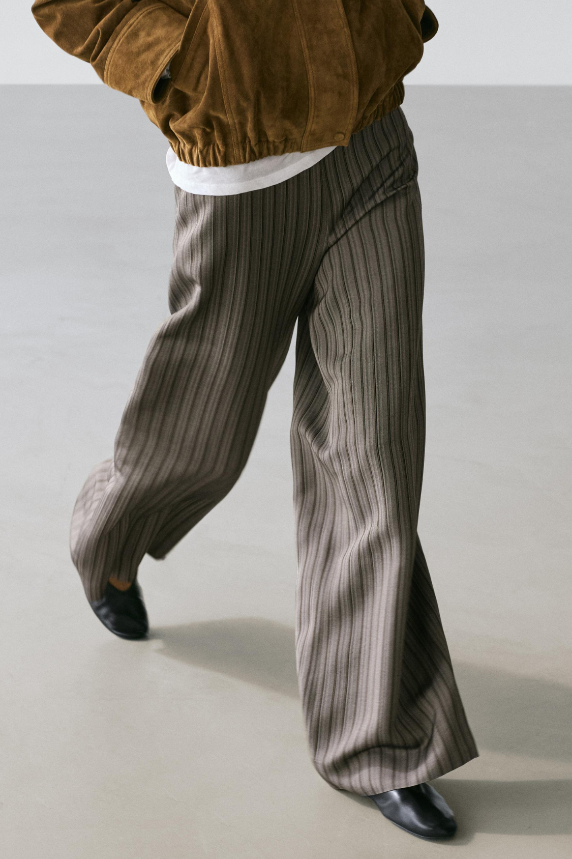 PANTALON LARGE À RAYURES