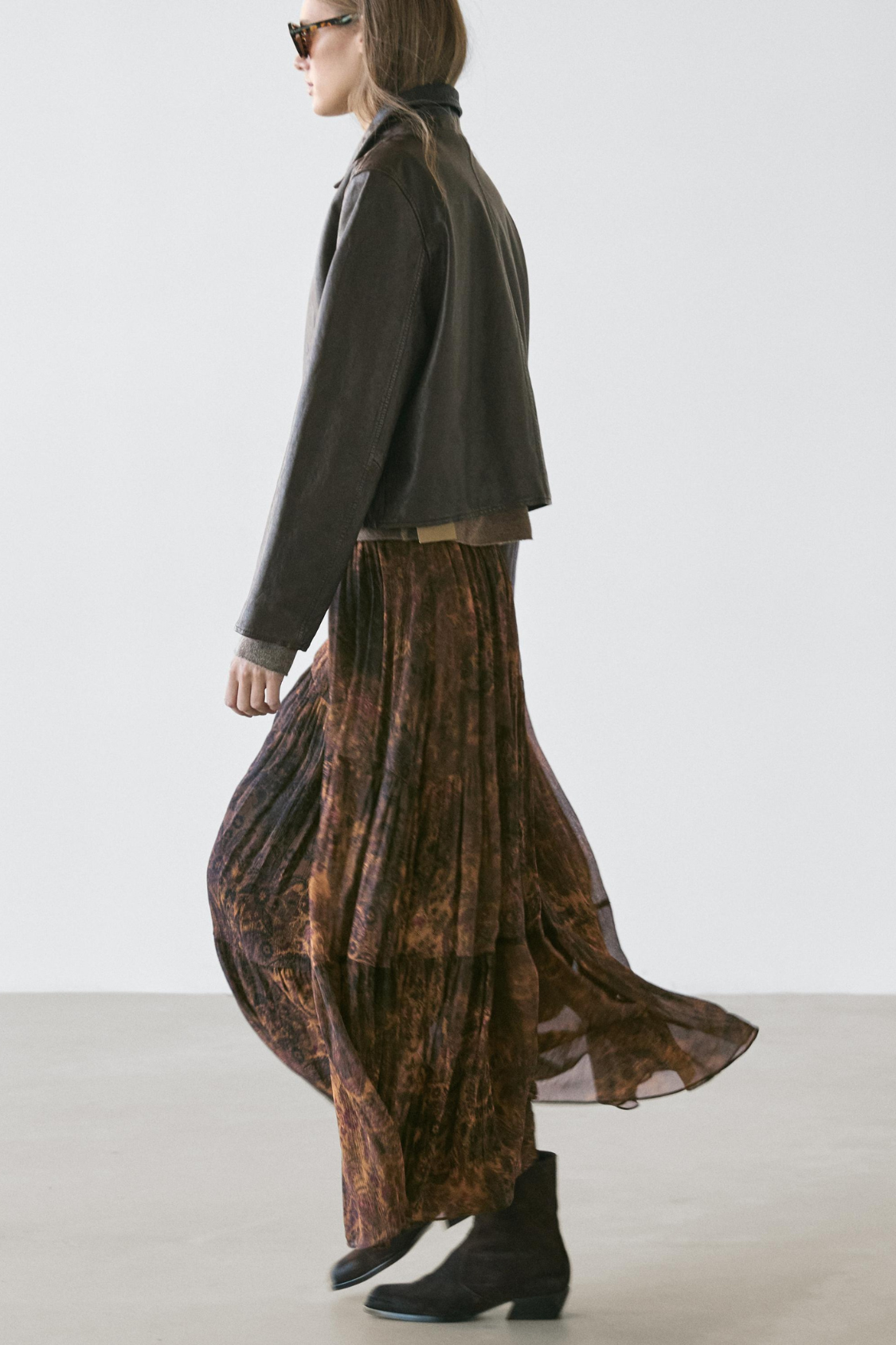 JUPE MIDI FLUIDE ASYMÉTRIQUE