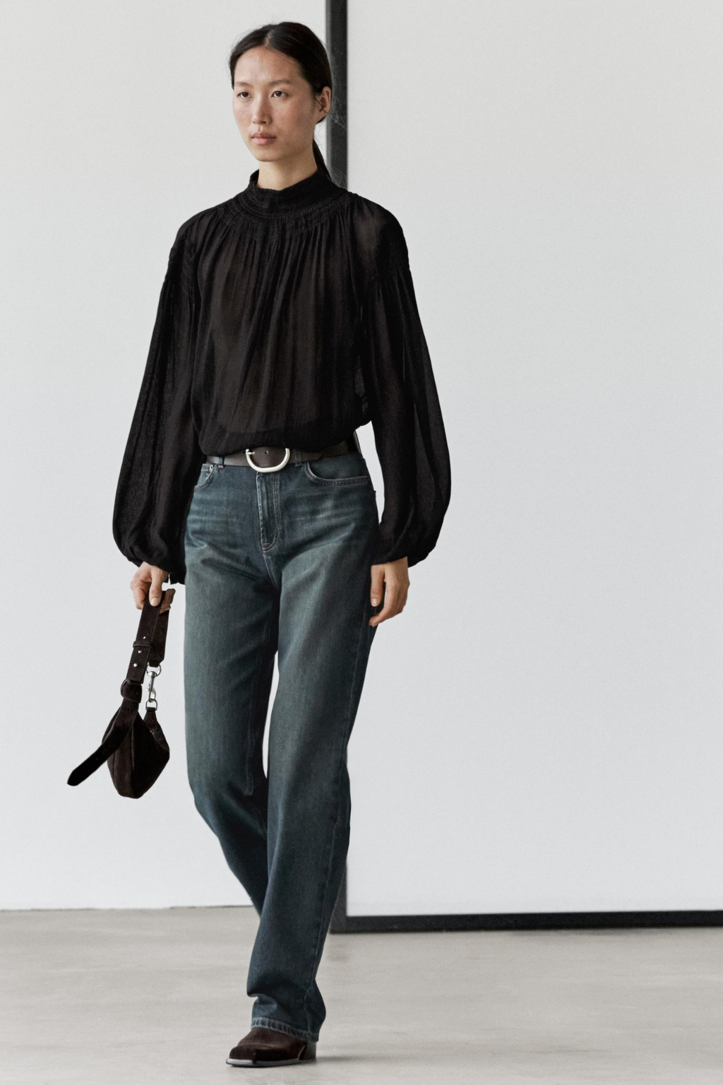 BLOUSE FLUIDE À COL CONTRASTANT
