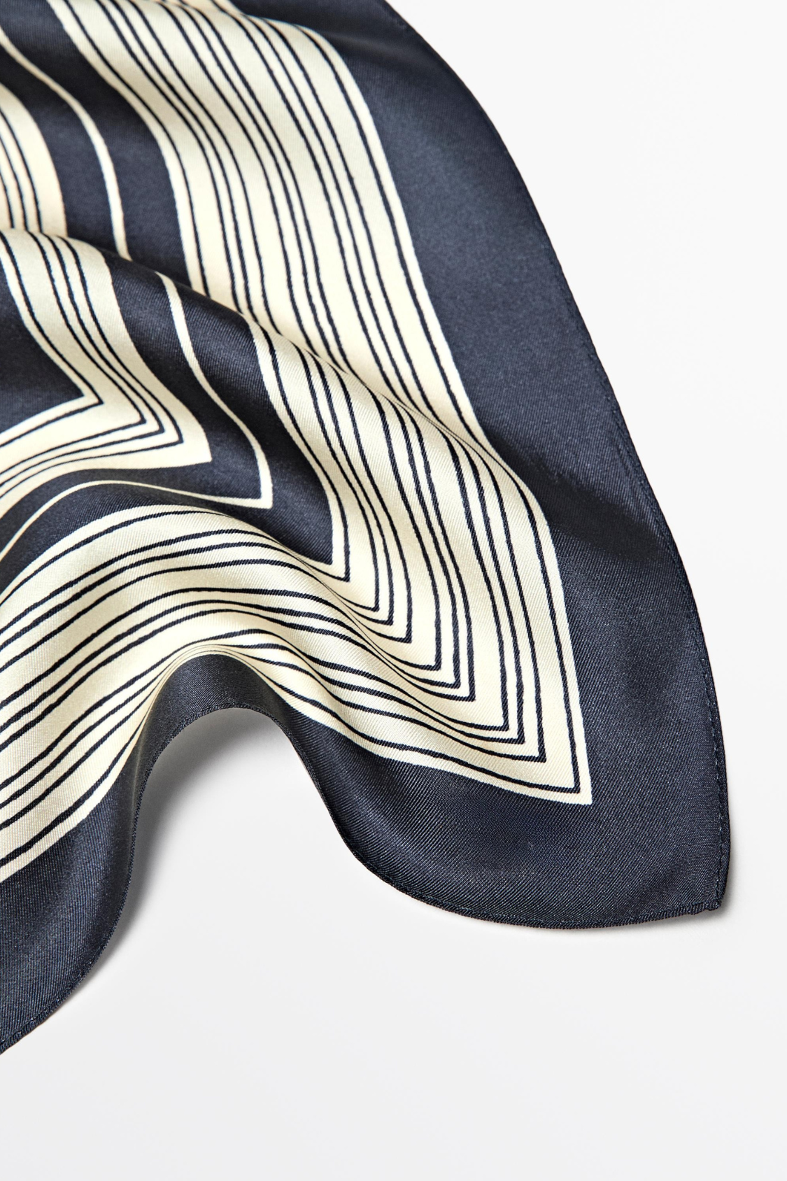 FOULARD À RAYURES 100 % SOIE