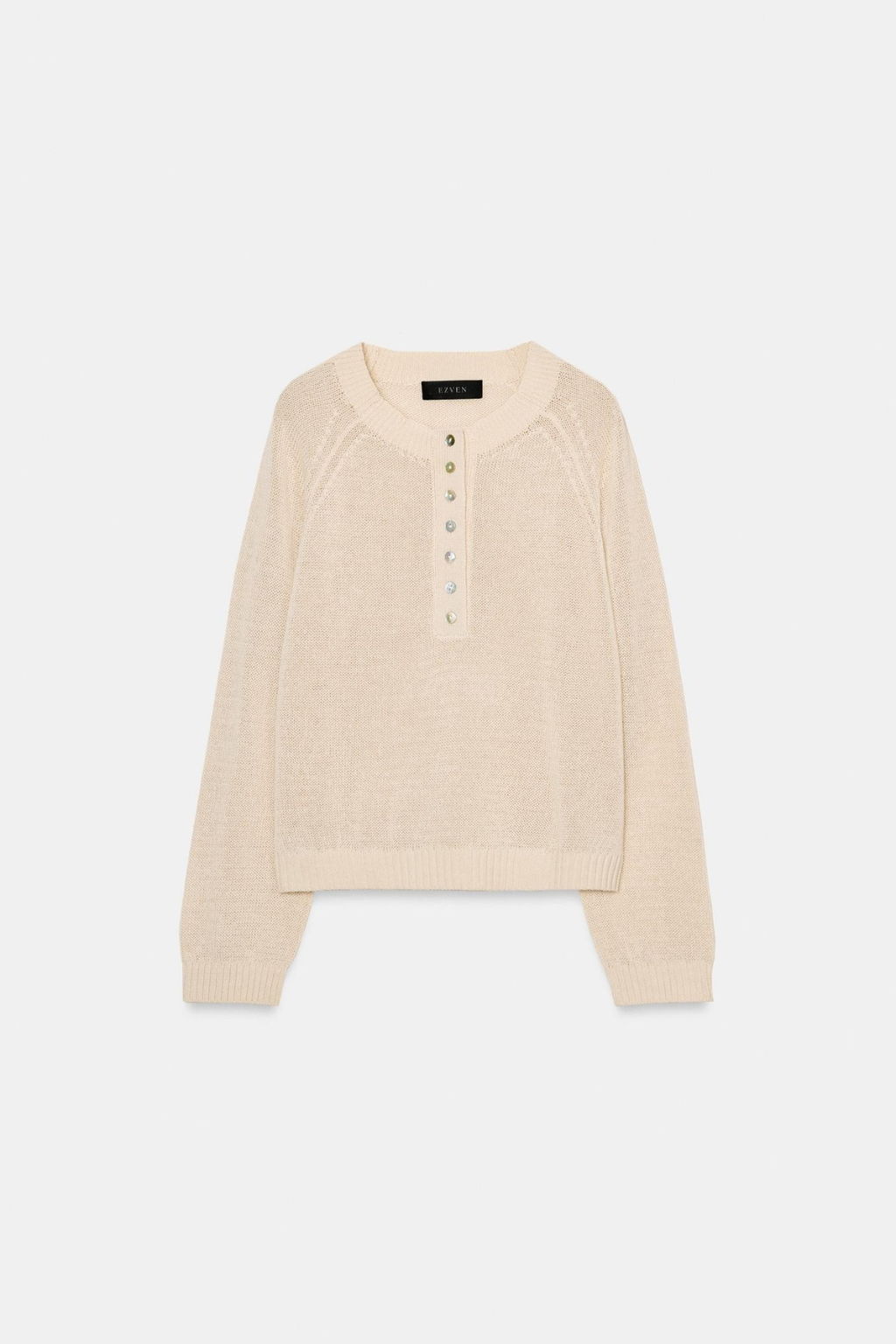 PULL EN MAILLE À BOUTONS