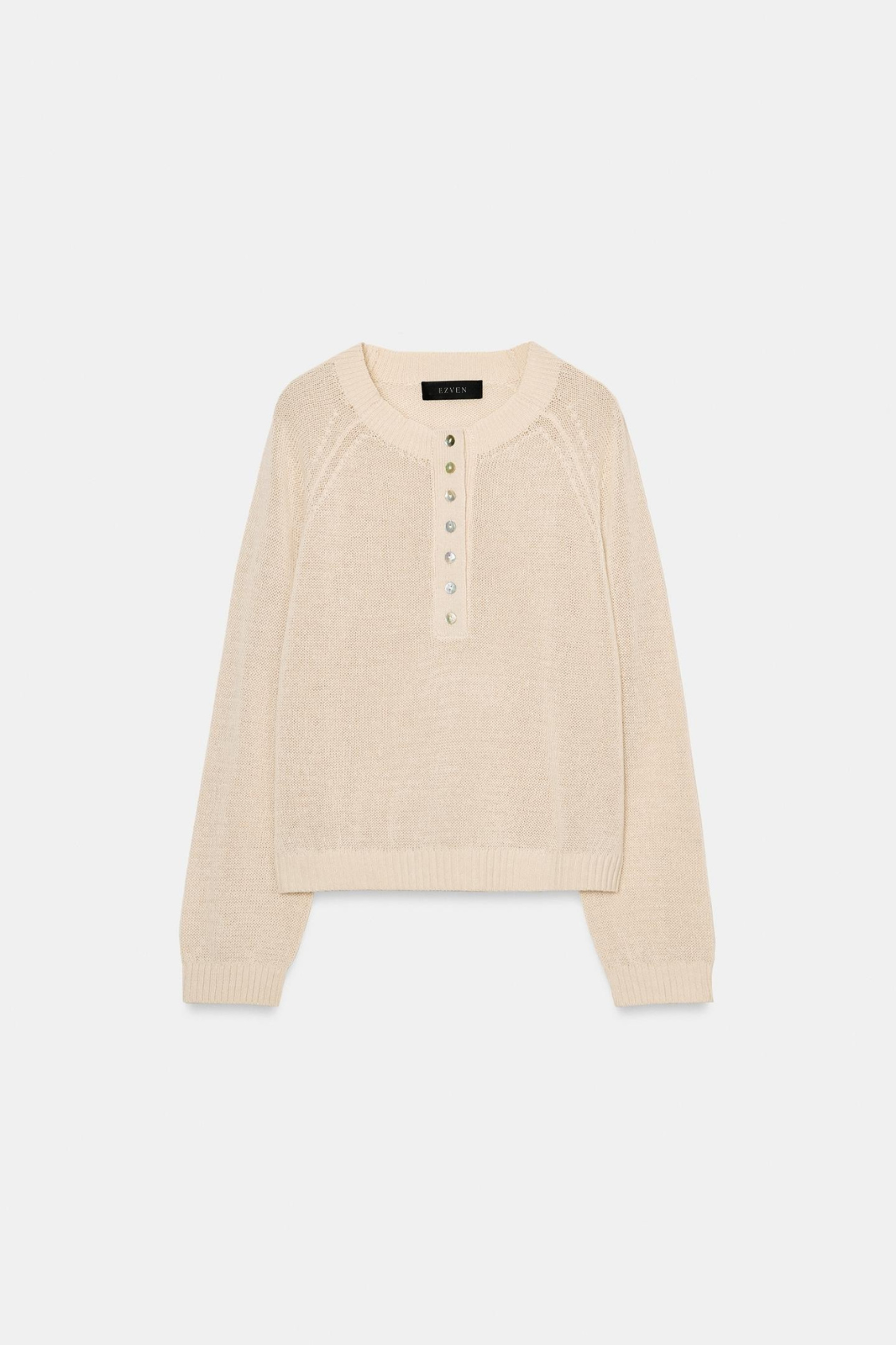 PULL EN MAILLE À BOUTONS