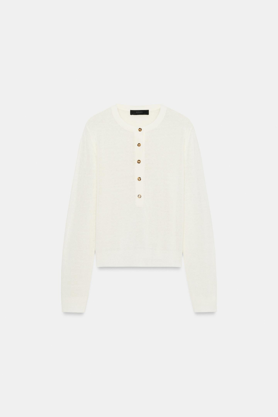 PULL EN MAILLE AVEC BOUTONS